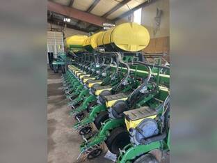 2015 John Deere DB66