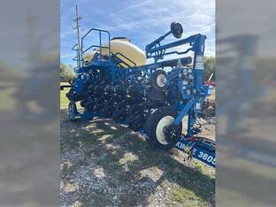 2024 Kinze 3605