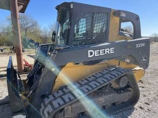 2015 John Deere 329E