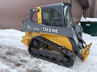 2017 John Deere 323E