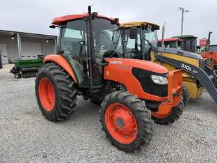 Kubota M7040D