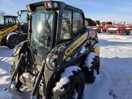 2021 New Holland L318