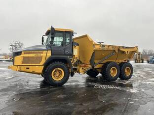 2018 John Deere 260E