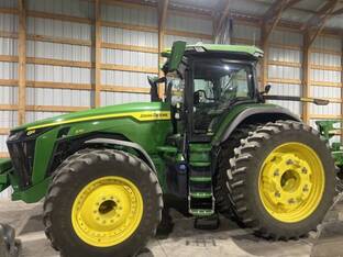 2022 John Deere 8R 370