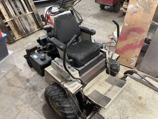 2002 Grasshopper 725K