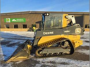2025 John Deere 325G