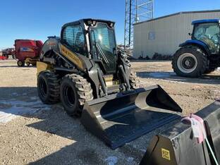 2025 New Holland L334