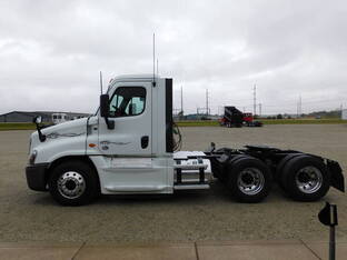 2020 Freightliner CASCADIA 125