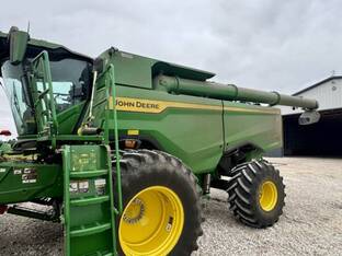 2025 John Deere S7 800
