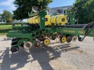 1991 John Deere 7200