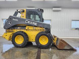 2017 John Deere 332G