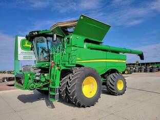 2023 John Deere S780