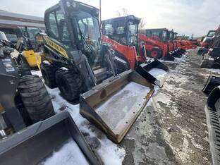 2019 New Holland L220