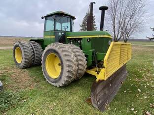 John Deere 8430