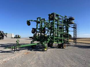 2012 John Deere 2410