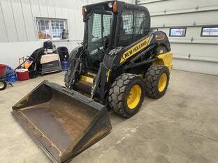 2011 New Holland L220