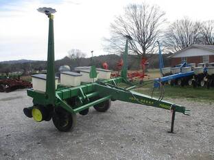 John Deere 7000