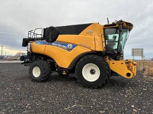 2021 New Holland CR8.90