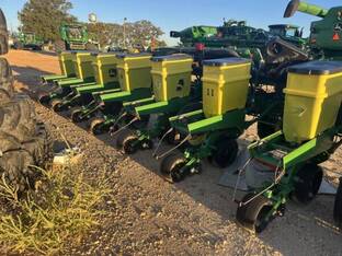 2004 John Deere 1720