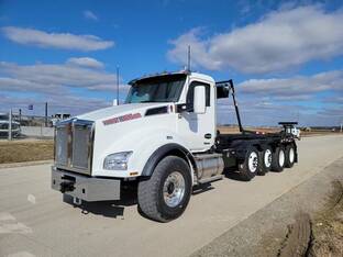 2023 Kenworth T880