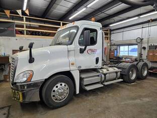 2010 Freightliner CASCADIA 125