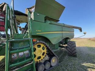 2023 John Deere S790