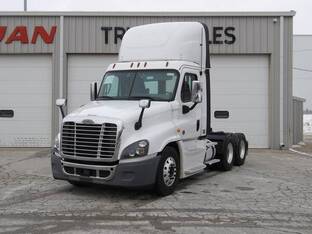 2020 Freightliner CASCADIA 125