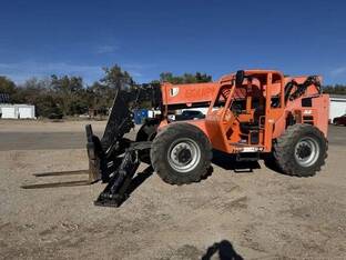 2017 JLG 10054
