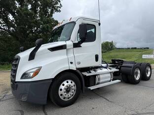 2022 Freightliner CASCADIA 116