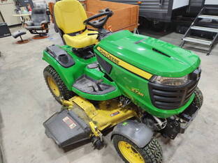 2017 John Deere X738