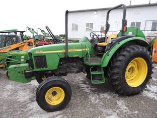 2004 John Deere 5520