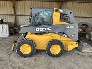 2015 John Deere 326E