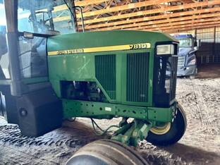 2001 John Deere 7810