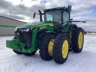 2025 John Deere 8R 250
