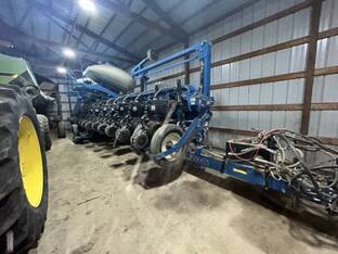 2012 Kinze 3660