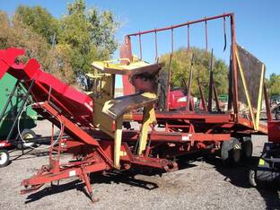 1983 New Holland 1033