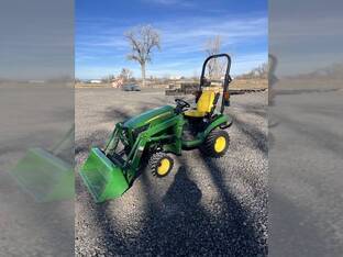 2016 John Deere 1025R