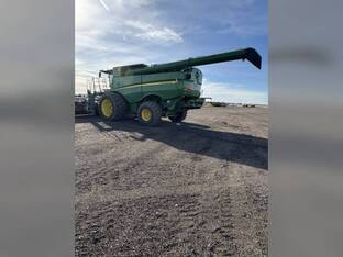 2022 John Deere S770