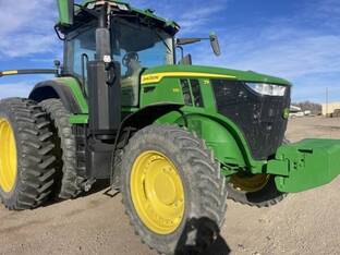 2022 John Deere 7R 230