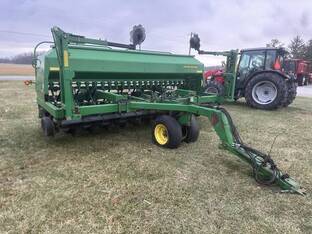 2000 John Deere 1560