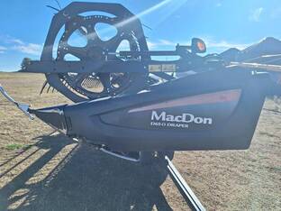 2013 MacDon Industries D60D