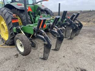 2011 Unverferth ZONE BUILDER 5 SHANK