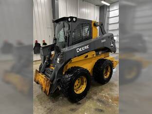 2023 John Deere 332G