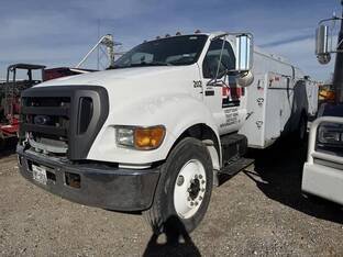 2008 Ford F750 XL SD