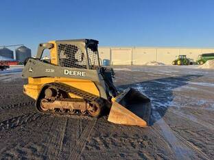 2017 John Deere 323E