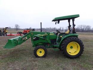 2017 John Deere 4066M