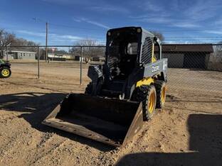 2011 John Deere 318D