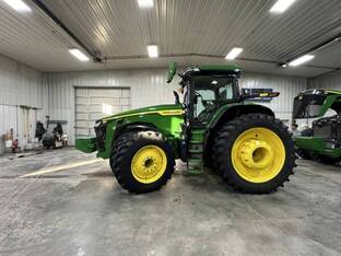 2022 John Deere 8R 410