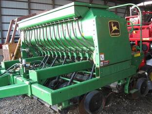 2000 John Deere 1560
