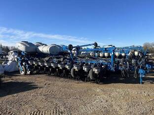 2015 Kinze 4900